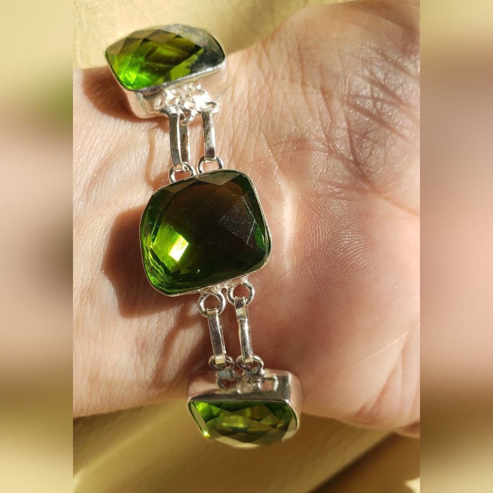 NEW 30 GMS, Peridot Bracelet W/ Huge Faceted Stones & Silver,Aug. Birthst.7-8".